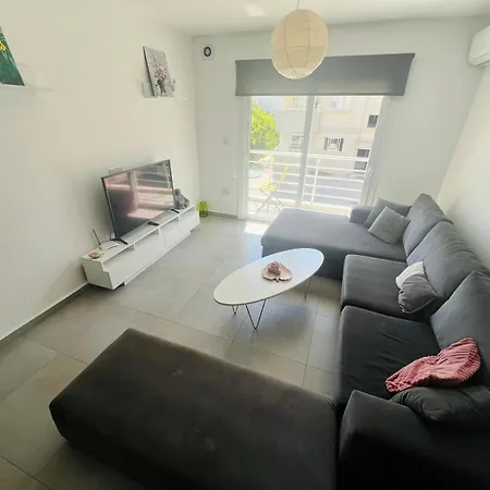 Luxury Flat In North דירה