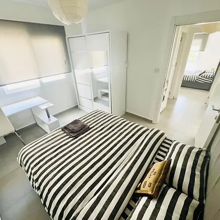 Luxury Flat In North דירה ניקוסיה